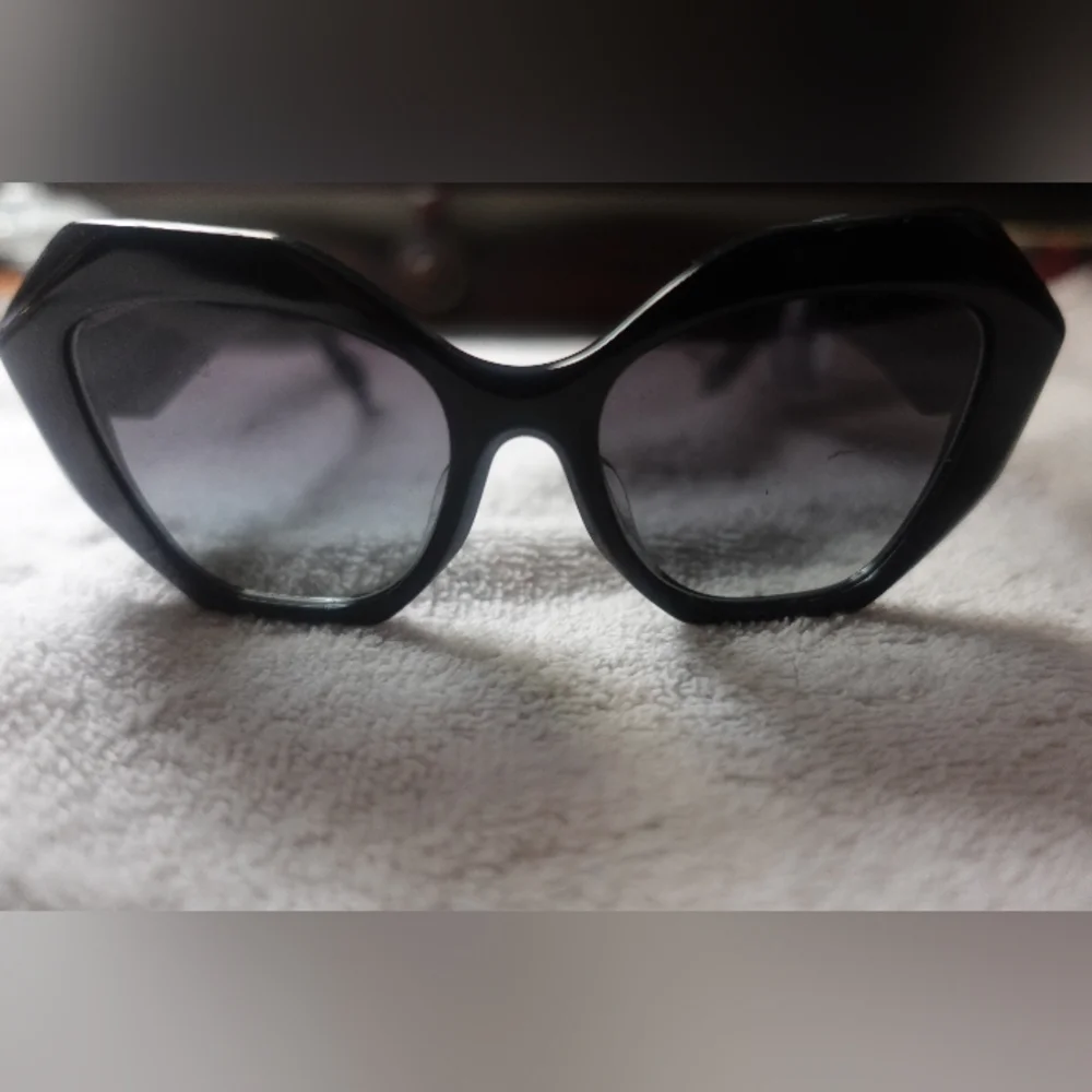 SUNGLASSES - Picture 2 of 3